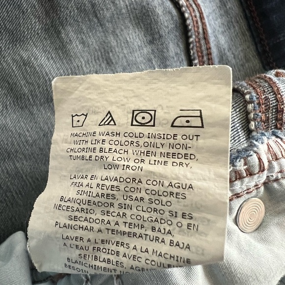 Lee Women’s Modern Series Midrise Fit Denim Shorts - Picture 7 of 10